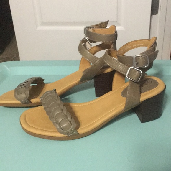 sperry gold cup sandals